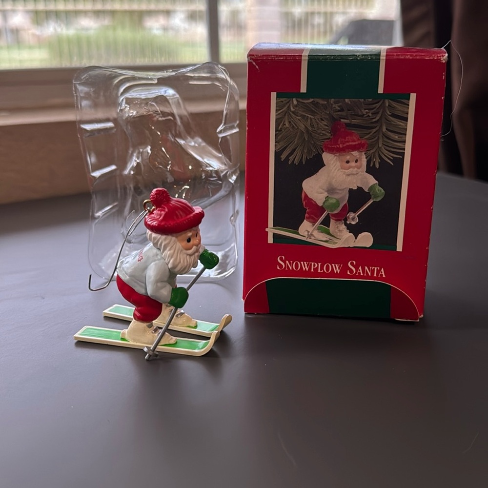1989 Hallmark Snowplow Santa Ornament.w box